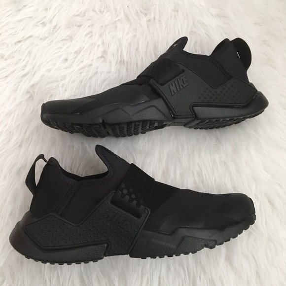 NEW Nike Huarache Extreme Triple Black Sneakers - Picture 5 of 7
